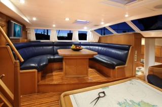Sailing yacht KE-AMA II -  Salon
